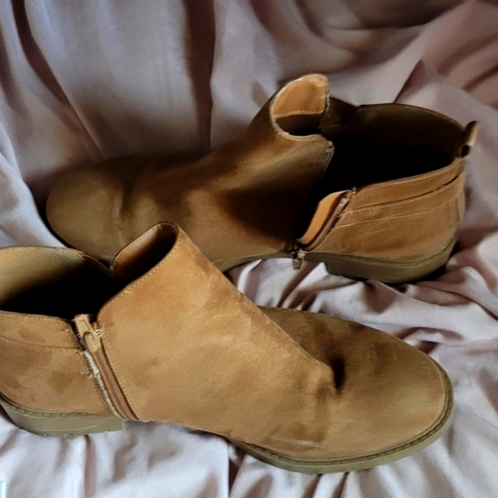 Bootie - Picture 3 of 4